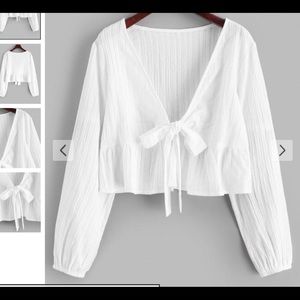 NEW SHORT KNOTTED BLOUSE WITH RUFFLES EDGES
